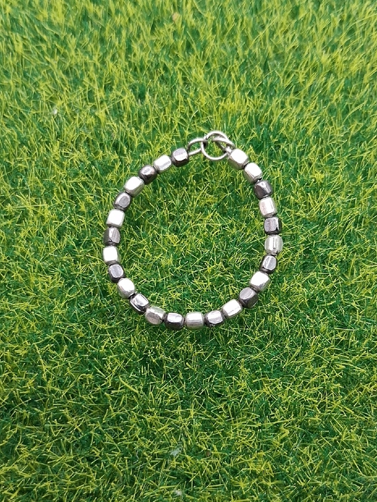 Jewelry - Hematite Beaded Stretch Pendant - Silver Tone P409
